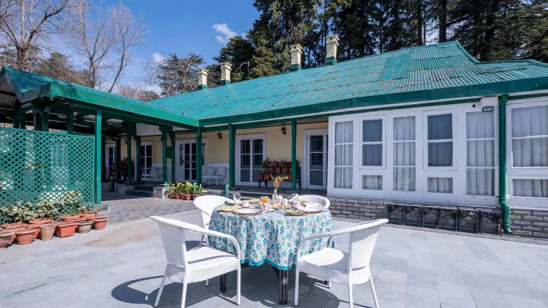 Stayvista At Rose Cottage - Bonfire & Scenic View Shimla India