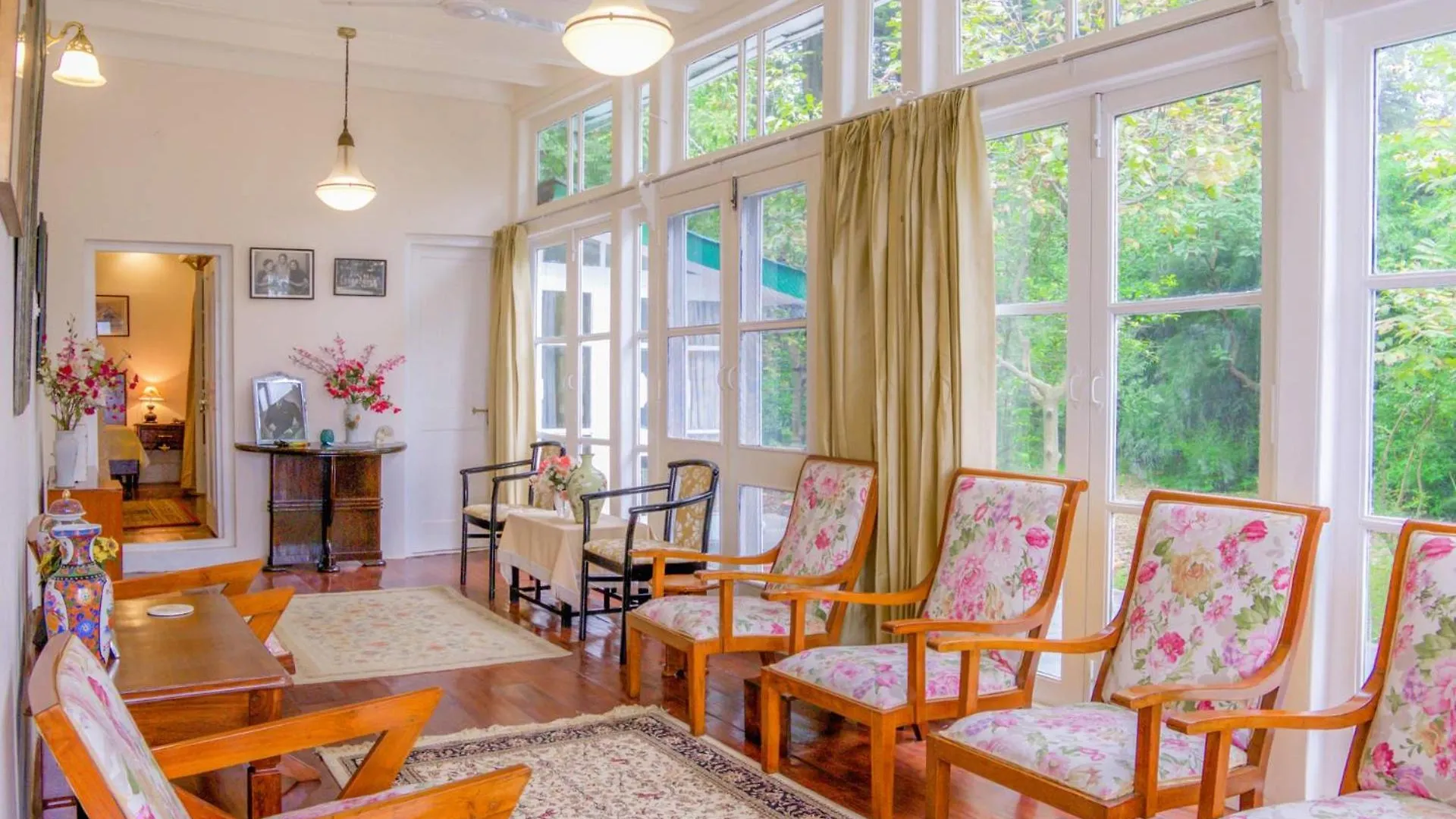 Stayvista At Rose Cottage - Bonfire & Scenic View Shimla 0*,  India