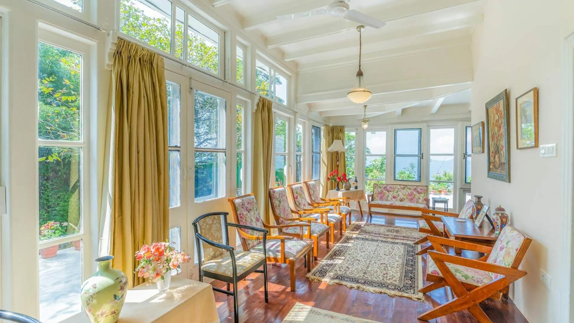 Villa Stayvista At Rose Cottage - Bonfire & Scenic View Shimla