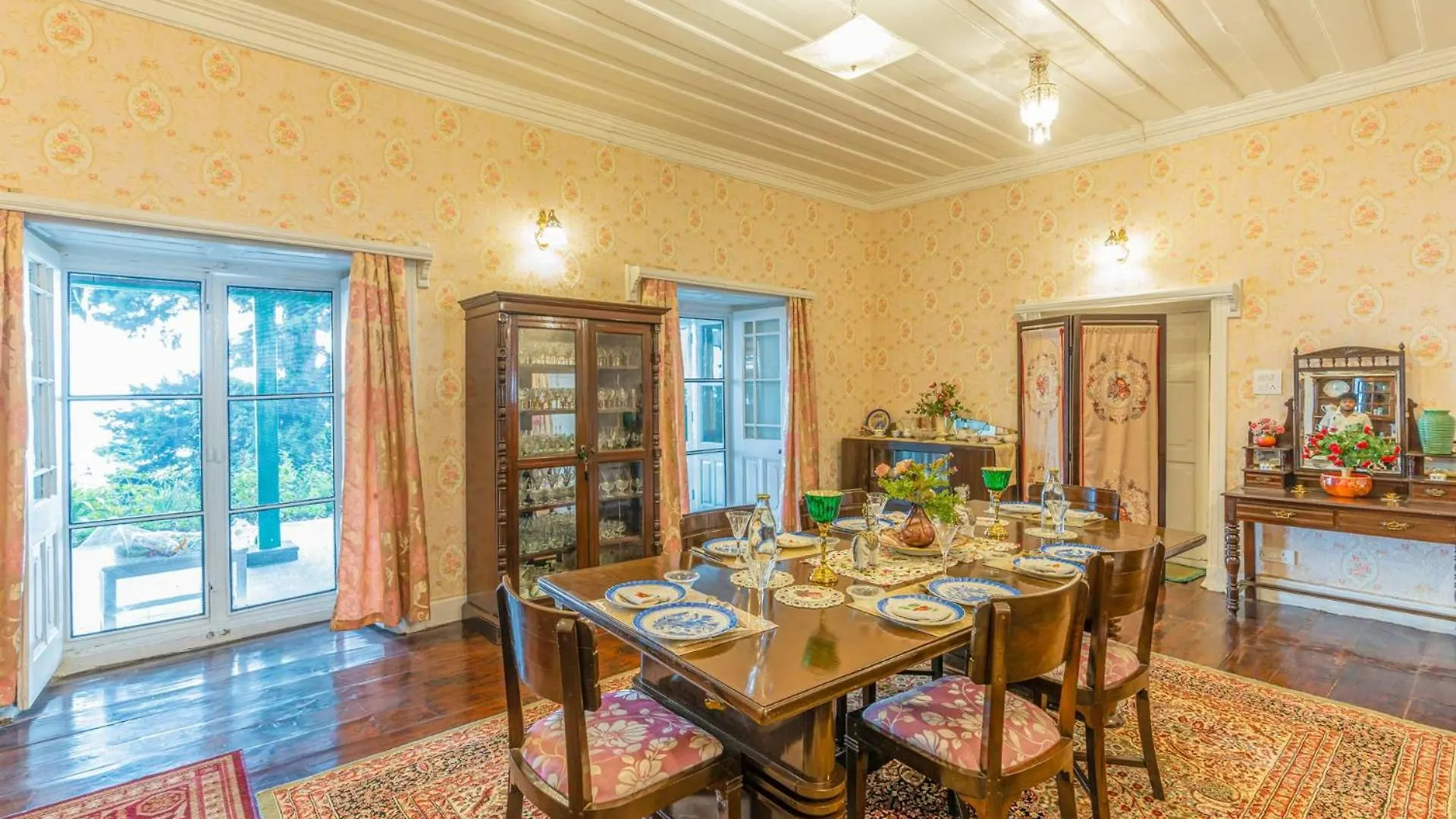 Stayvista At Rose Cottage - Bonfire & Scenic View Shimla Villa